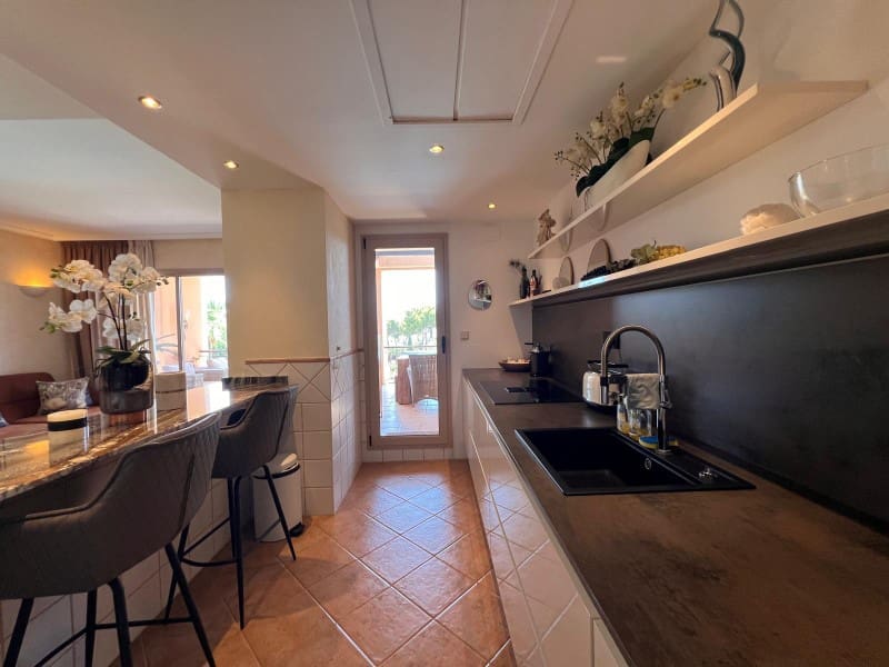 1 soverom Leilighet til leie i Santa Ponsa med svømmebasseng garasje - € 3 000 (Ref: 9999574)