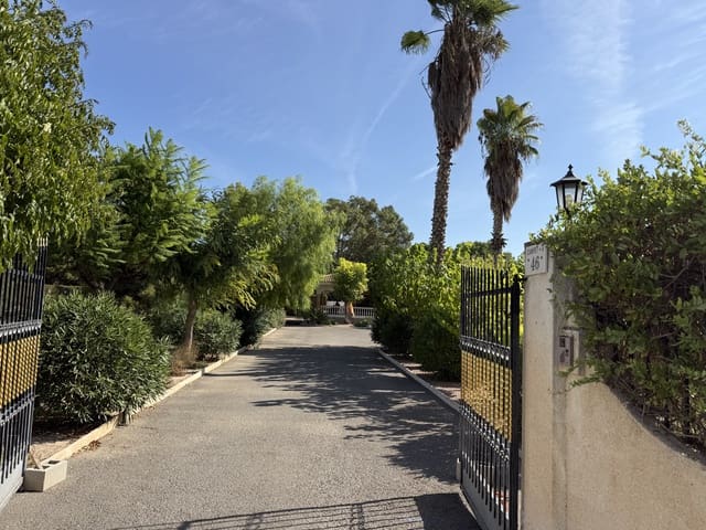 4 chambre Finca/Maison de Campagne à vendre à Novelda avec piscine garage - 590 000 € (Ref: 10032222)