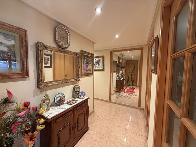 3 soveværelse Lejlighed til salg i Alicante by med garage - € 335.000 (Ref: 9867284)