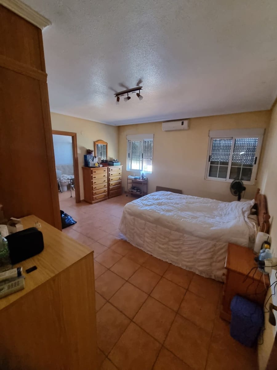4 soveværelse Villa til salg i Elche / Elx med swimmingpool garage - € 313.000 (Ref: 9872578)
