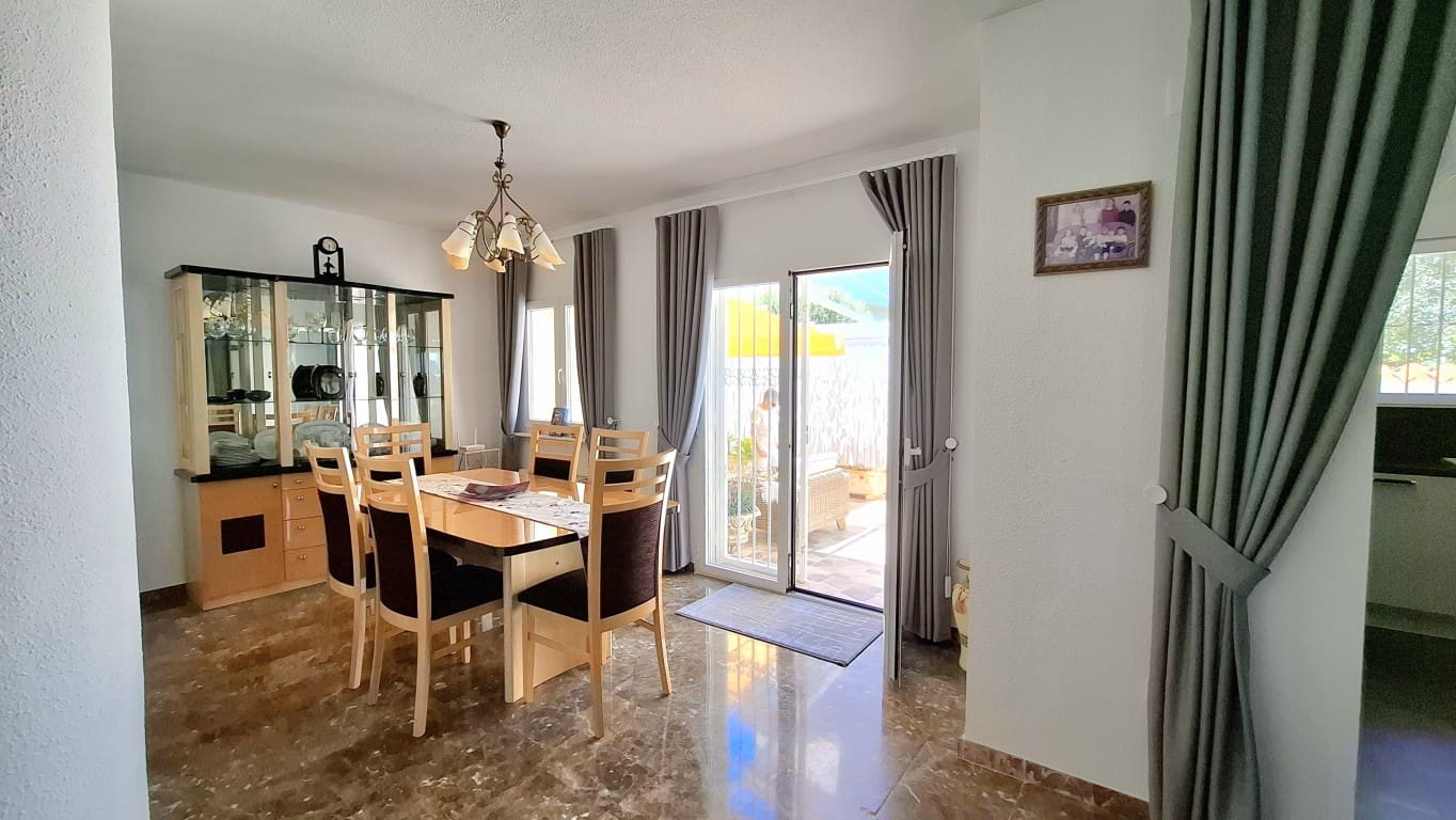 4 soverom Villa til salgs i La Nucia med svømmebasseng - € 650 000 (Ref: 10024649)