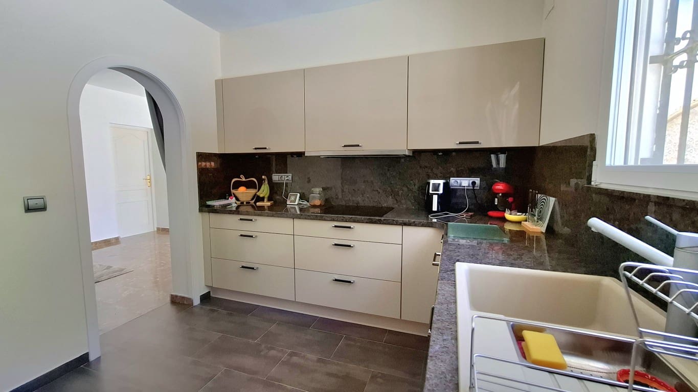 4 soverom Villa til salgs i La Nucia med svømmebasseng - € 650 000 (Ref: 10024649)