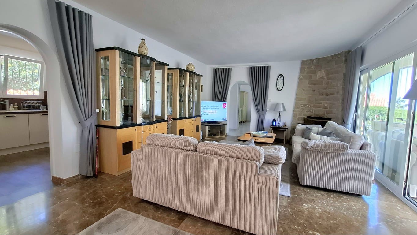 4 soverom Villa til salgs i La Nucia med svømmebasseng - € 650 000 (Ref: 10024649)