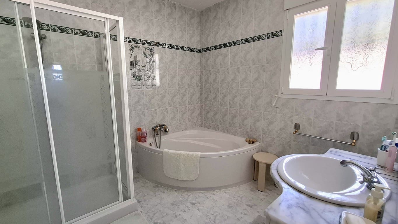 4 soverom Villa til salgs i La Nucia med svømmebasseng - € 650 000 (Ref: 10024649)