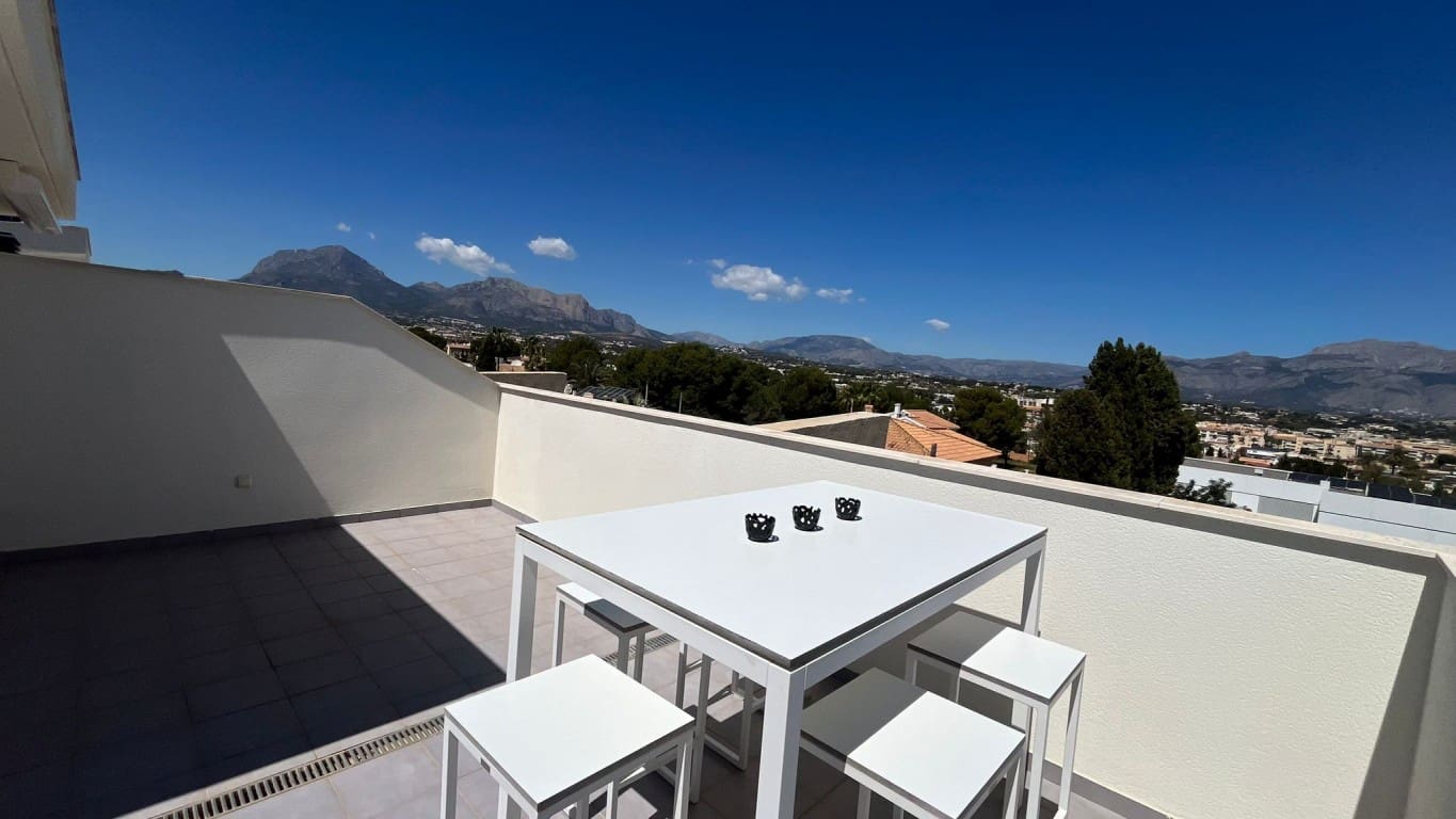 3 soveværelse Villa til salg i Albir med swimmingpool - € 750.000 (Ref: 10024651)