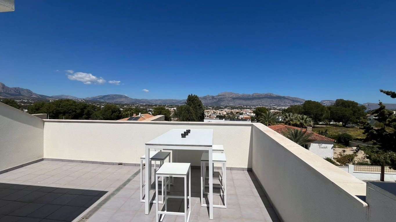 3 soveværelse Villa til salg i Albir med swimmingpool - € 750.000 (Ref: 10024651)