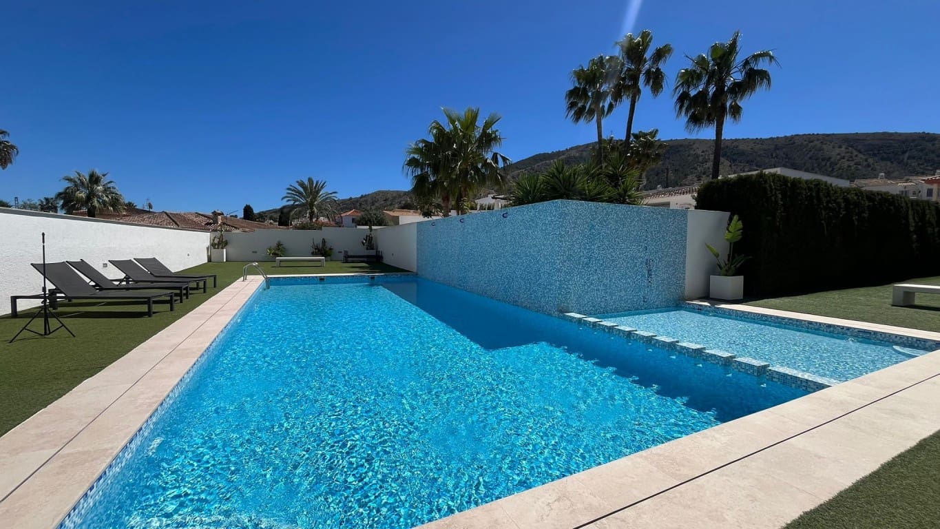 3 soveværelse Villa til salg i Albir med swimmingpool - € 750.000 (Ref: 10024651)