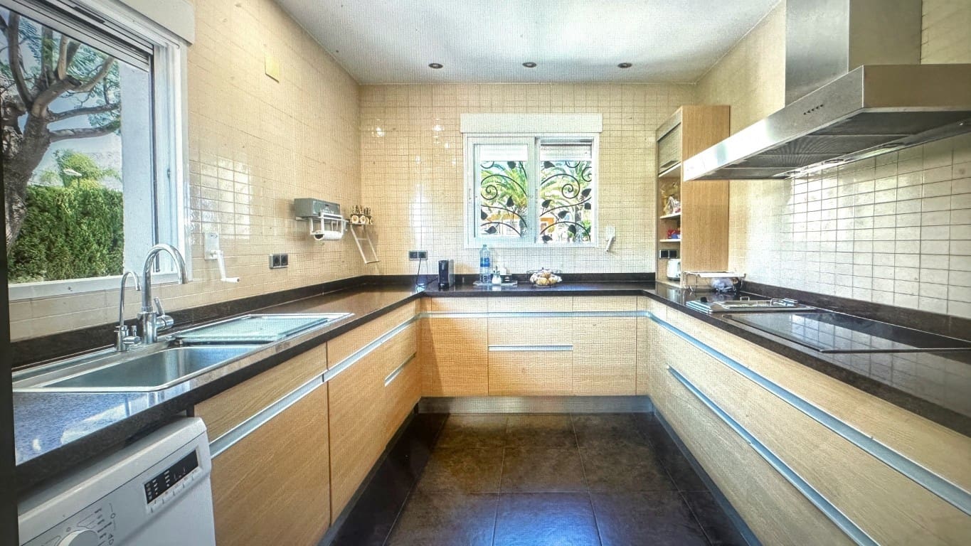5 makuuhuone Huvila myytävänä paikassa Benidorm mukana uima-altaan - 895 000 € (Ref: 10024654)