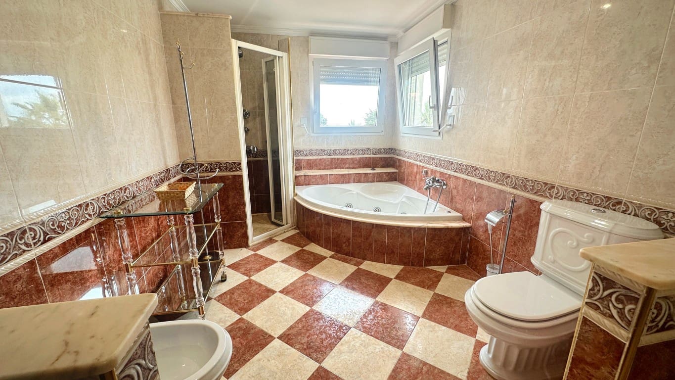 5 makuuhuone Huvila myytävänä paikassa Benidorm mukana uima-altaan - 895 000 € (Ref: 10024654)