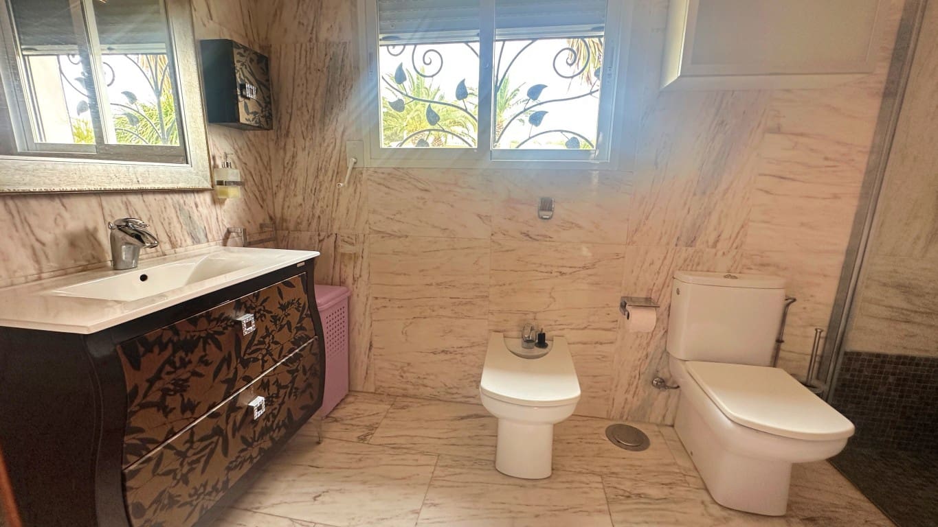 5 makuuhuone Huvila myytävänä paikassa Benidorm mukana uima-altaan - 895 000 € (Ref: 10024654)