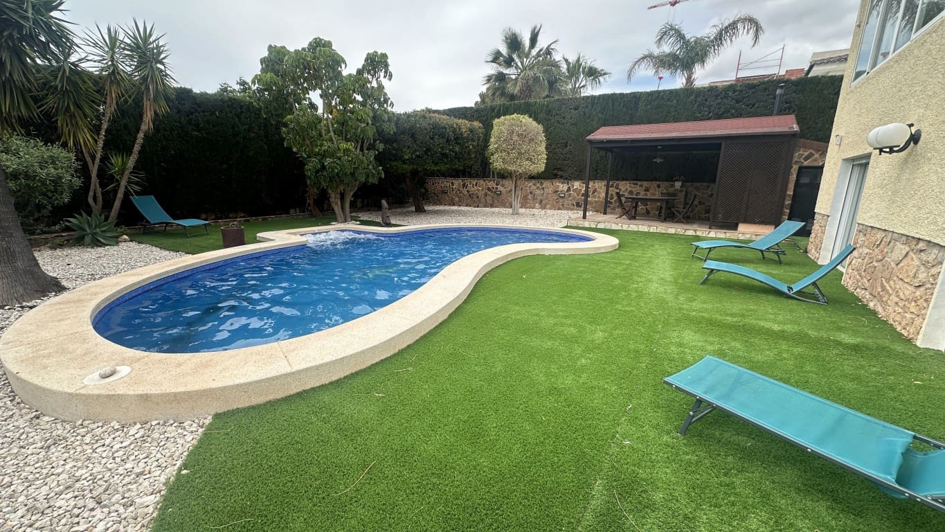 5 makuuhuone Huvila myytävänä paikassa Benidorm mukana uima-altaan - 895 000 € (Ref: 10024654)