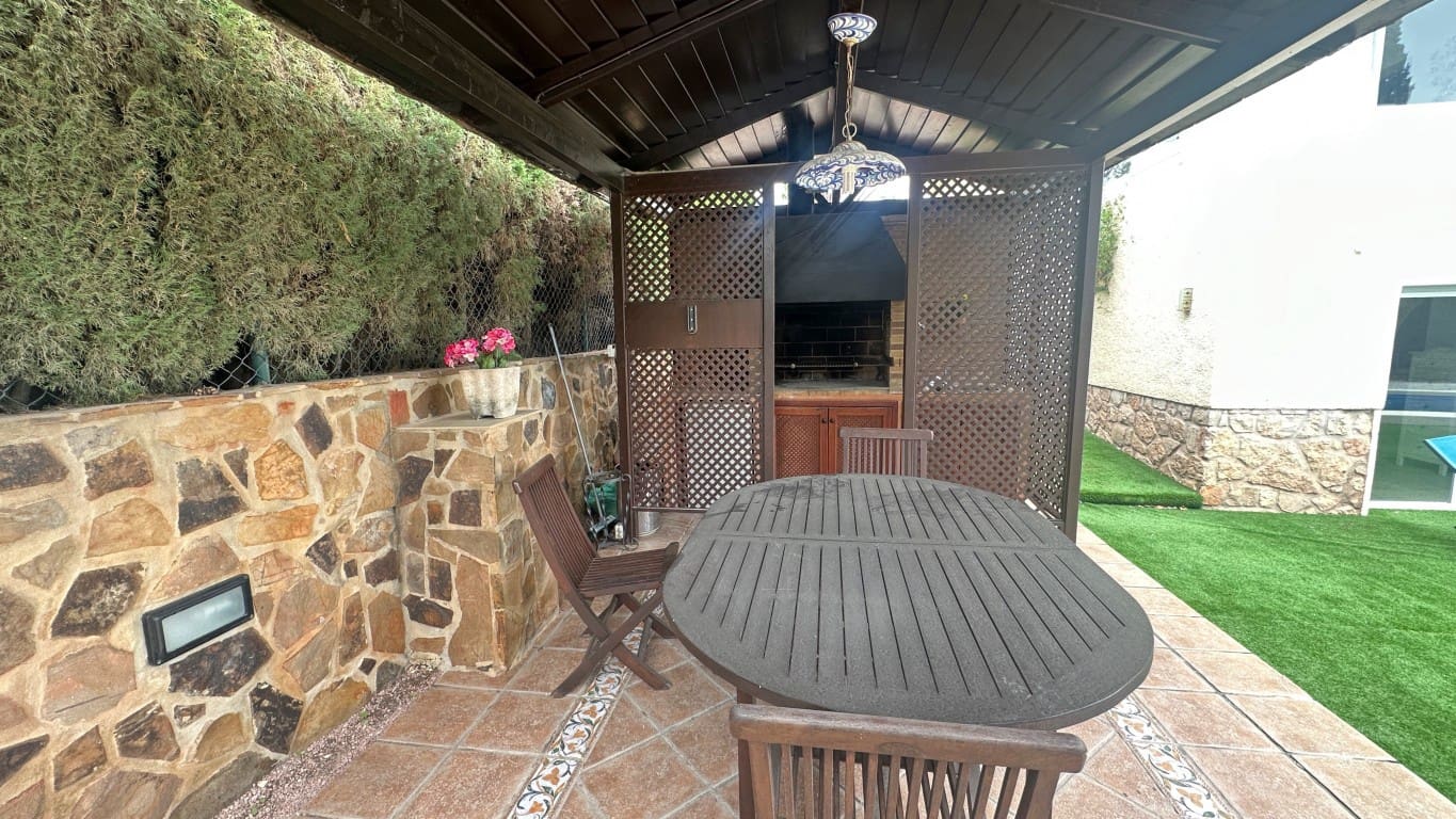 5 makuuhuone Huvila myytävänä paikassa Benidorm mukana uima-altaan - 895 000 € (Ref: 10024654)