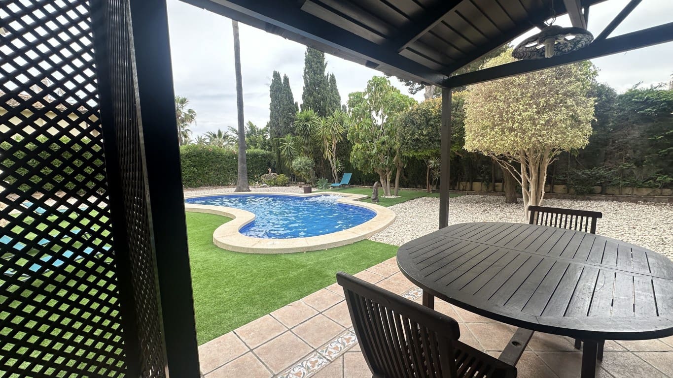 5 makuuhuone Huvila myytävänä paikassa Benidorm mukana uima-altaan - 895 000 € (Ref: 10024654)