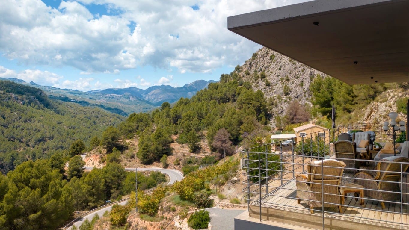 3 quarto Moradia para venda em Guadalest com piscina - 1 895 000 € (Ref: 10024655)