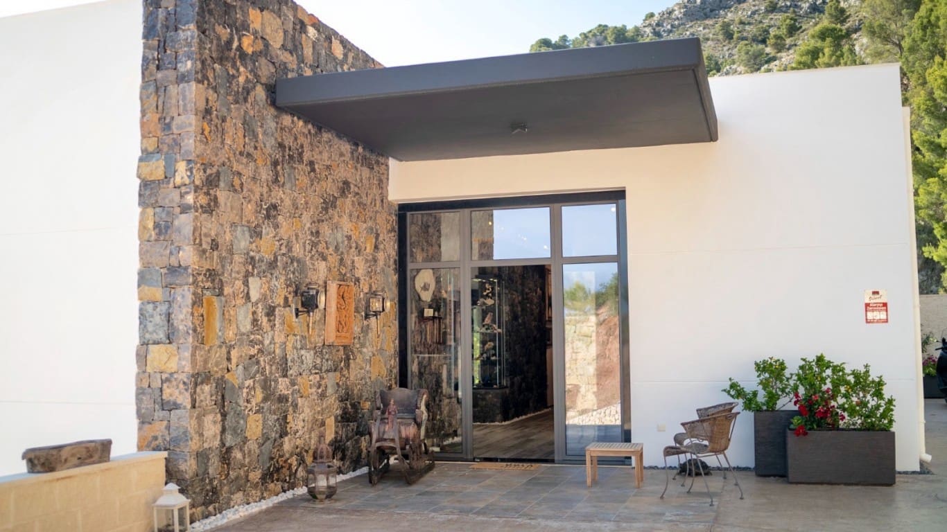 3 quarto Moradia para venda em Guadalest com piscina - 1 895 000 € (Ref: 10024655)