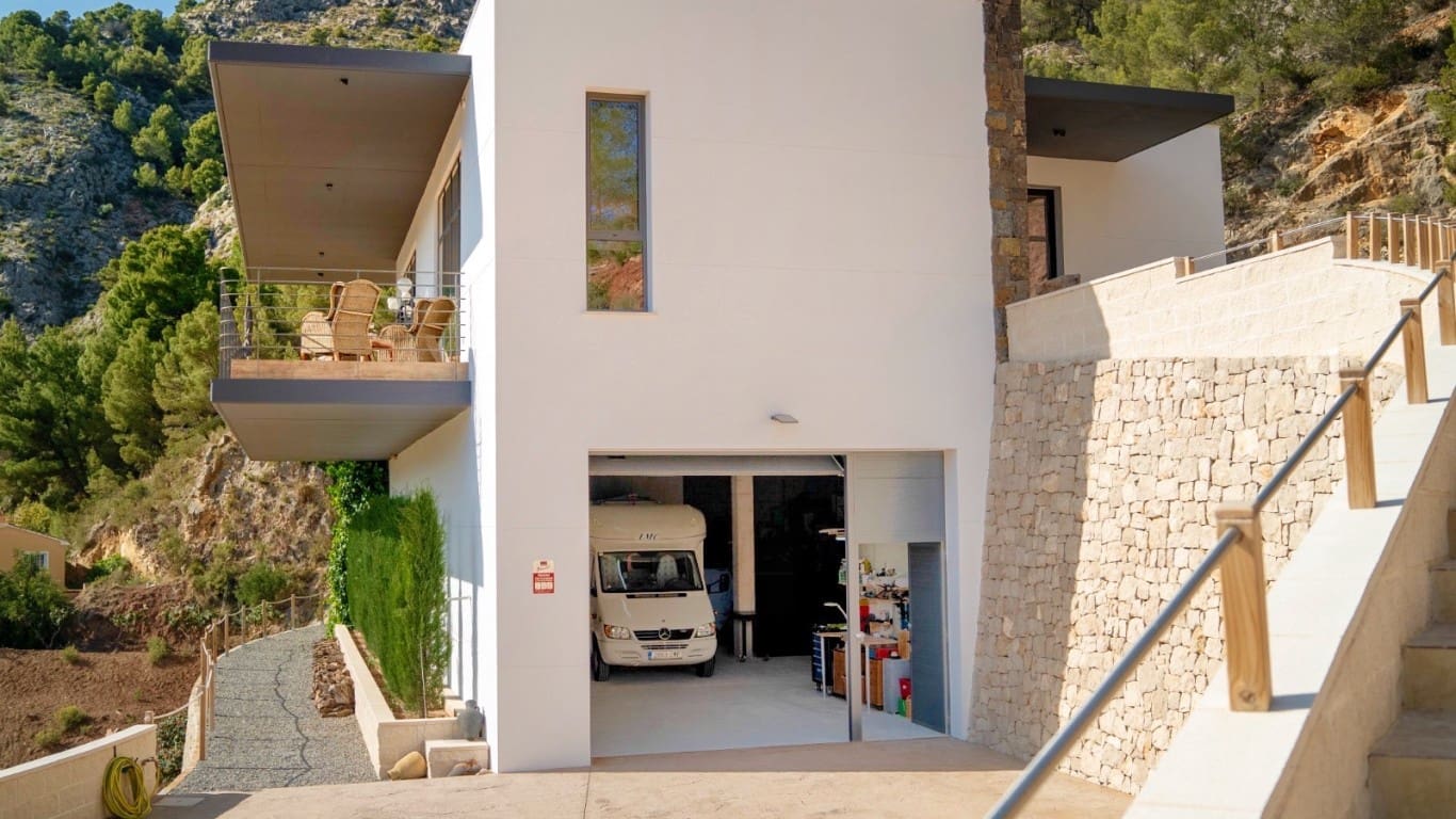 3 quarto Moradia para venda em Guadalest com piscina - 1 895 000 € (Ref: 10024655)