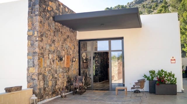 3 quarto Moradia para venda em Guadalest com piscina - 1 895 000 € (Ref: 10024655)