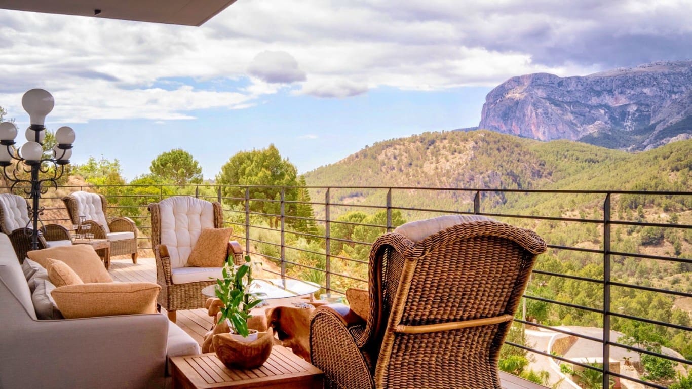 3 quarto Moradia para venda em Guadalest com piscina - 1 895 000 € (Ref: 10024655)