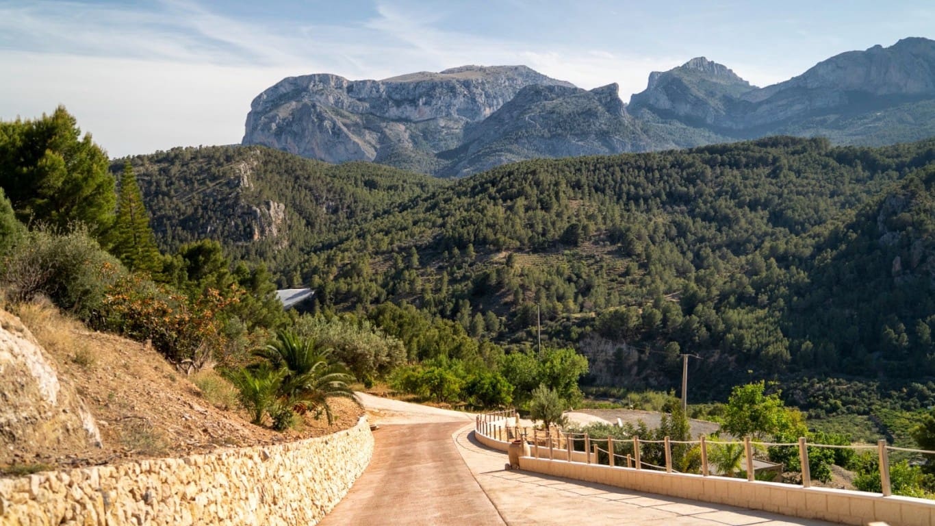 3 quarto Moradia para venda em Guadalest com piscina - 1 895 000 € (Ref: 10024655)
