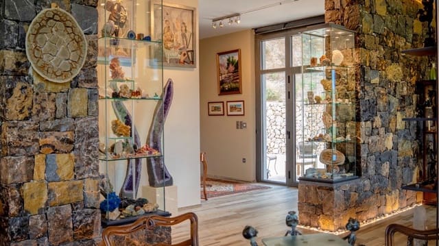 3 quarto Moradia para venda em Guadalest com piscina - 1 895 000 € (Ref: 10024655)