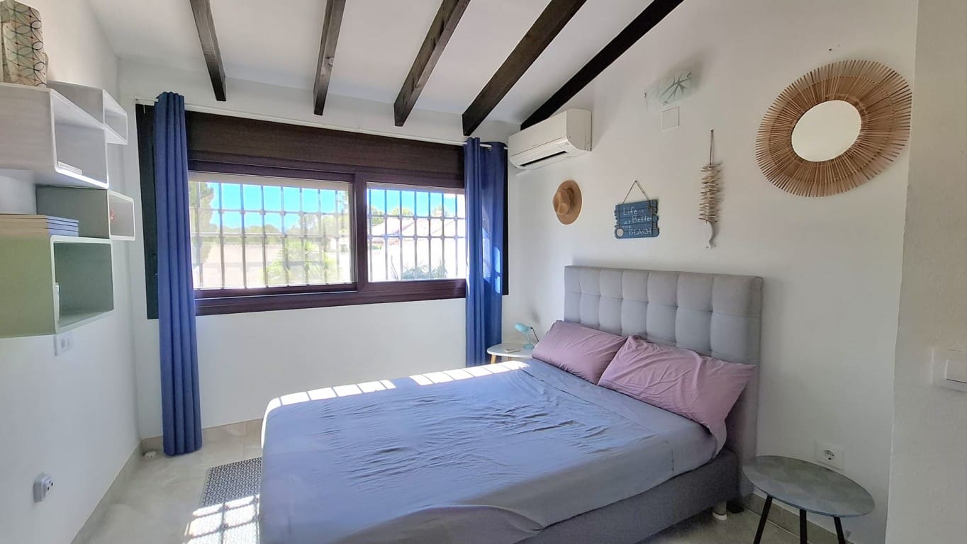3 soveværelse Villa til salg i Alfaz del Pi / L'Alfas del Pi med swimmingpool - € 699.000 (Ref: 10079984)