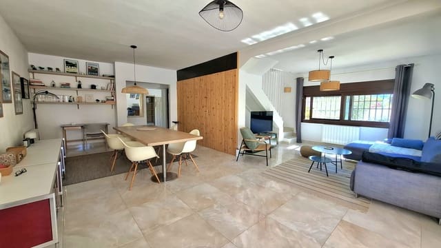 3 slaapkamer Villa te koop in Pueblo - Urbanizaciones, Alfaz del Pi / L'Alfàs del Pi met zwembad - € 699.000 (Ref: 10079984)