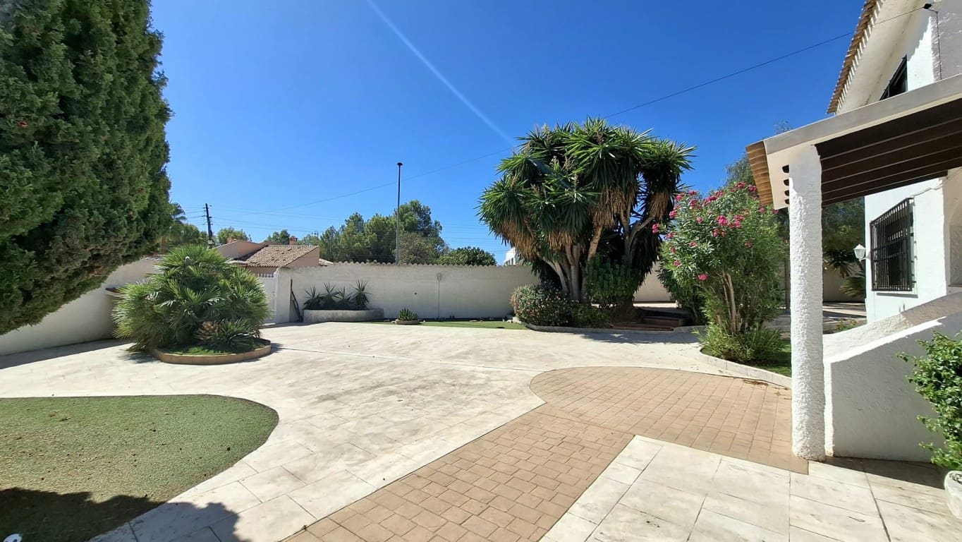 3 soveværelse Villa til salg i Alfaz del Pi / L'Alfas del Pi med swimmingpool - € 699.000 (Ref: 10079984)