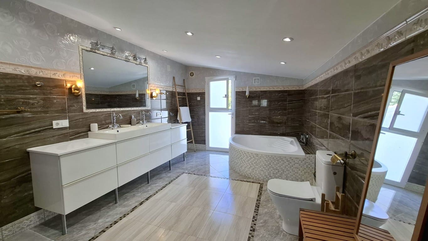3 soveværelse Villa til salg i Alfaz del Pi / L'Alfas del Pi med swimmingpool - € 699.000 (Ref: 10079984)