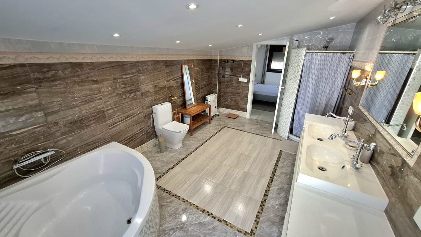 3 soveværelse Villa til salg i Alfaz del Pi / L'Alfas del Pi med swimmingpool - € 699.000 (Ref: 10079984)
