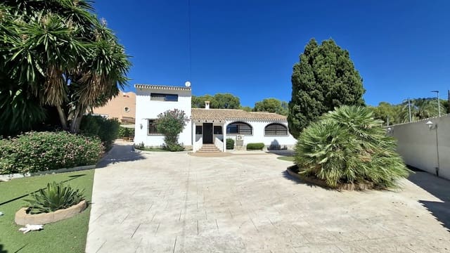 3 slaapkamer Villa te koop in Pueblo - Urbanizaciones, Alfaz del Pi / L'Alfàs del Pi met zwembad - € 699.000 (Ref: 10079984)