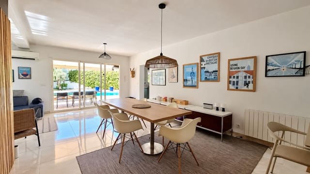 3 slaapkamer Villa te koop in Pueblo - Urbanizaciones, Alfaz del Pi / L'Alfàs del Pi met zwembad - € 699.000 (Ref: 10079984)