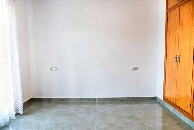 4 quarto Bungalow para venda em Albir, Alfaz del Pi / L'Alfàs del Pi com piscina - 439 000 € (Ref: 10090947)
