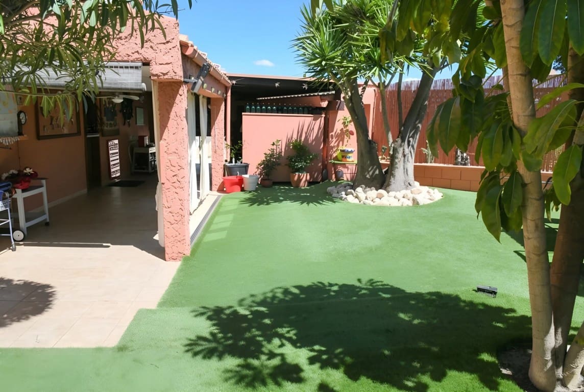 4 slaapkamer Bungalow te koop in Albir met zwembad - € 439.000 (Ref: 10090947)