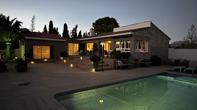 4 sovrum Villa till salu i Barranco Hondo, La Nucia med pool garage - 835 000 € (Ref: 10118174)