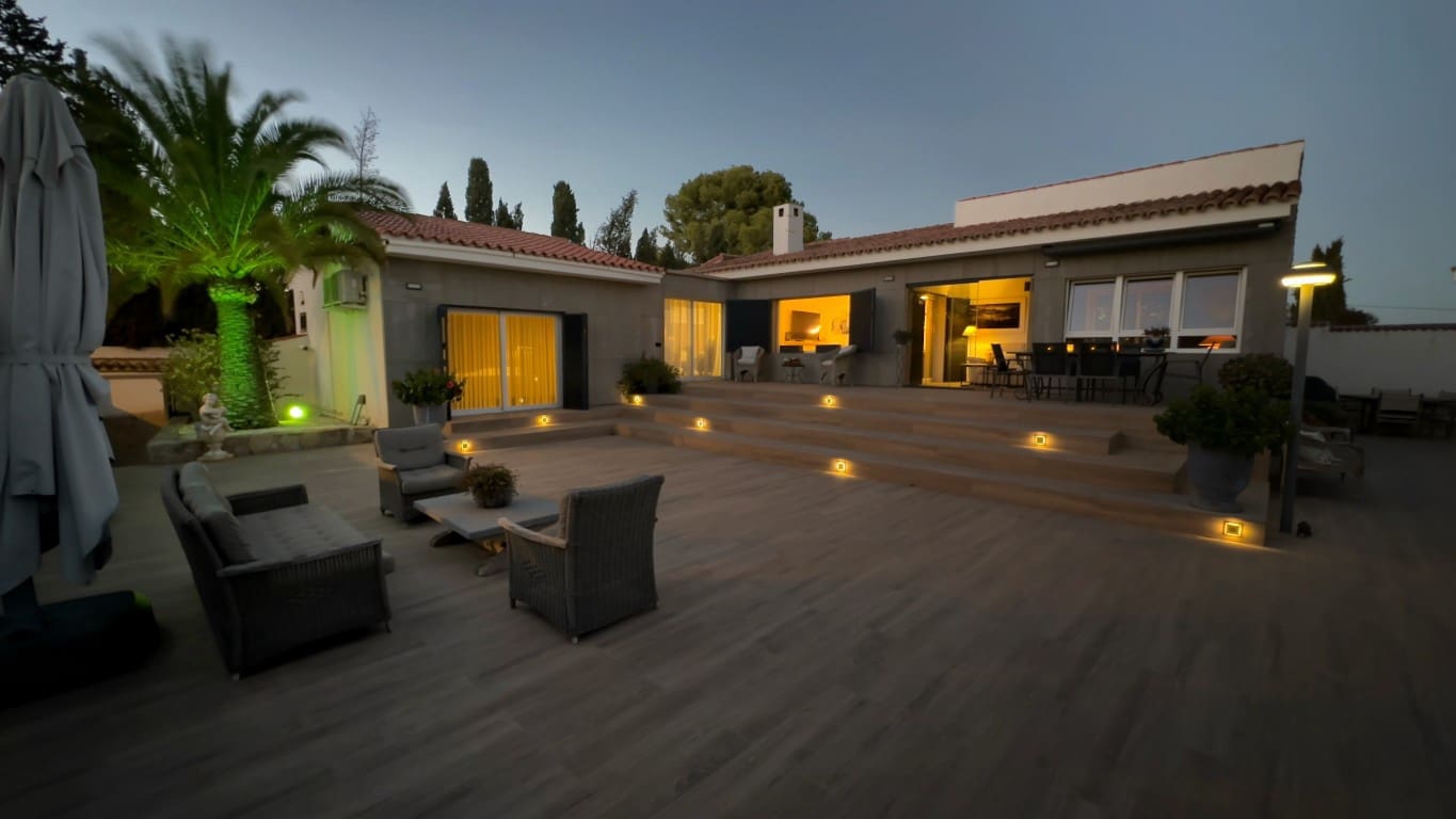 4 sovrum Villa till salu i La Nucia med pool garage - 835 000 € (Ref: 10118174)