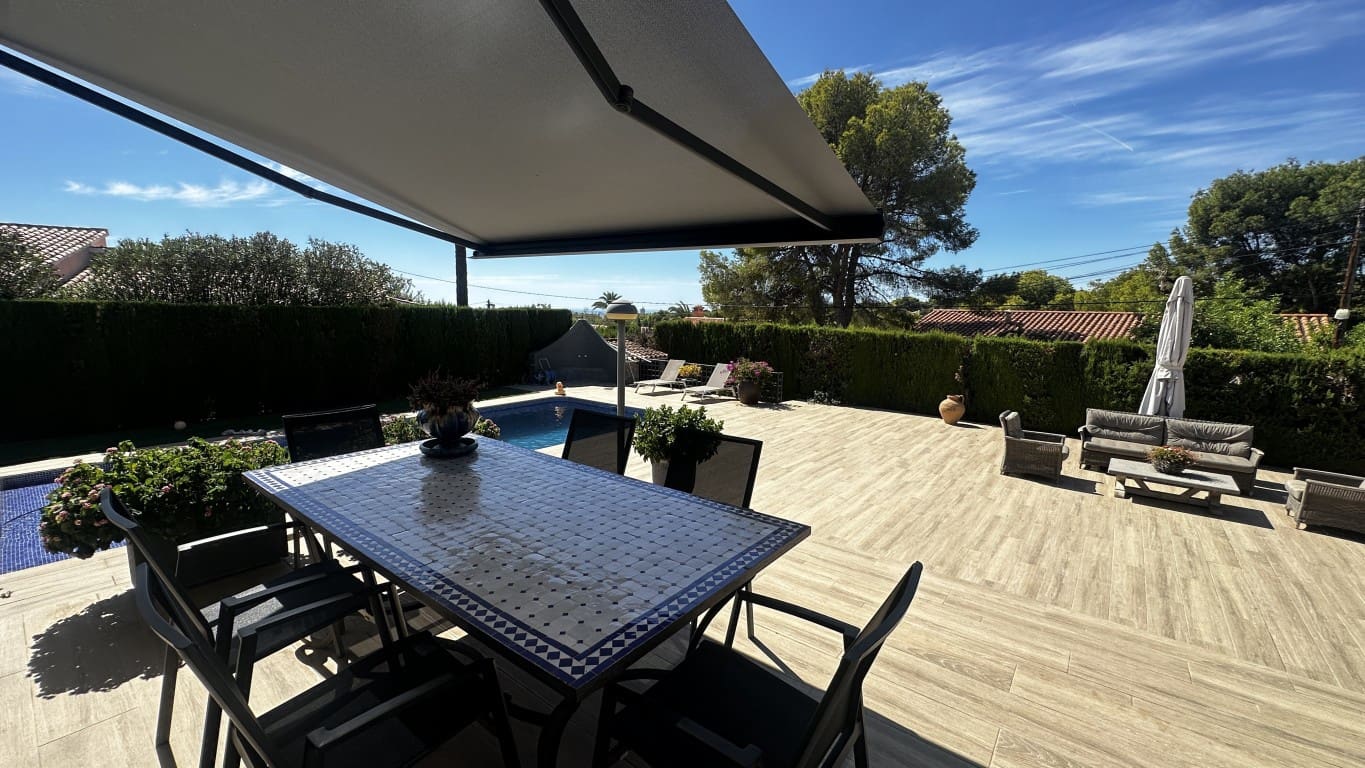 4 sovrum Villa till salu i La Nucia med pool garage - 835 000 € (Ref: 10118174)