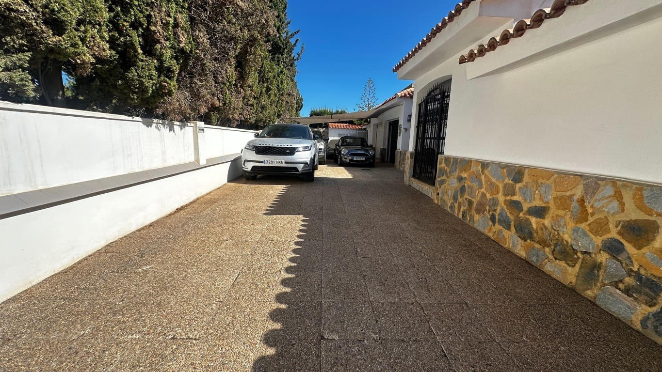 4 sovrum Villa till salu i La Nucia med pool garage - 835 000 € (Ref: 10118174)
