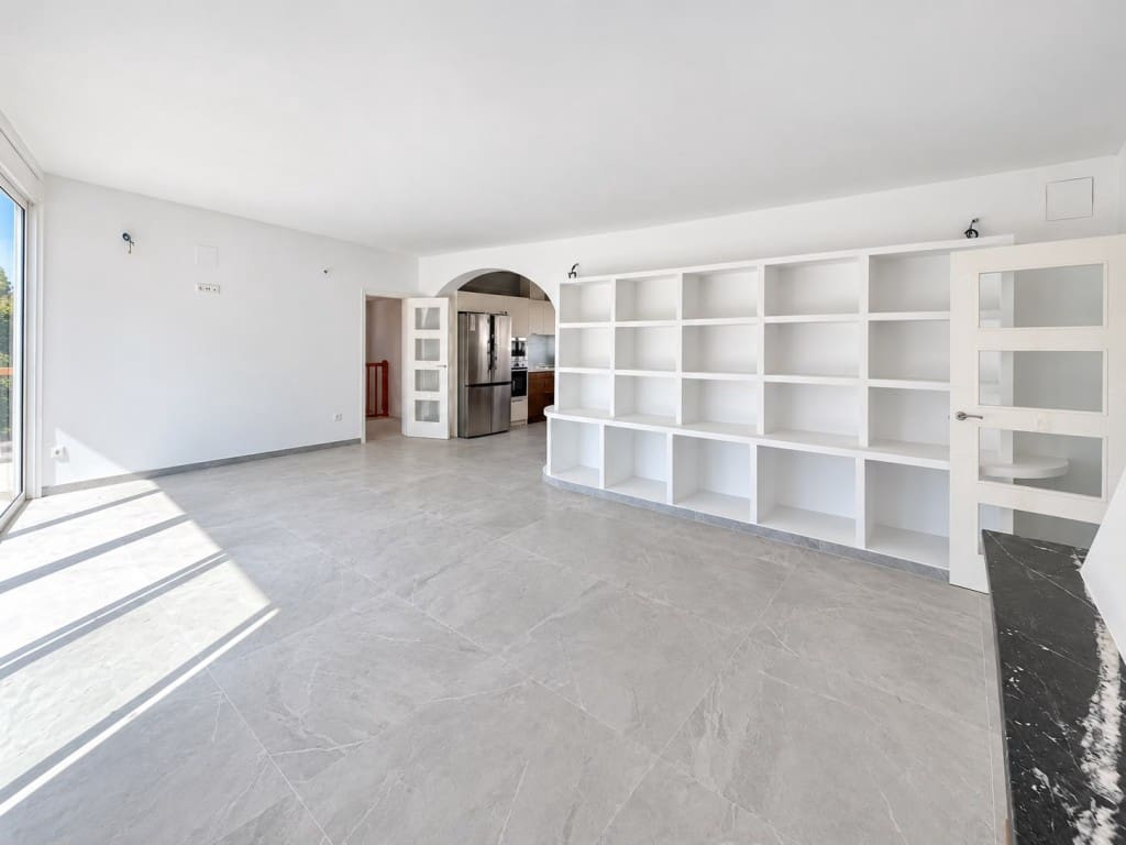 5 Zimmer Villa zu verkaufen in Benidorm mit Pool - 995.000 € (Ref: 10167162)