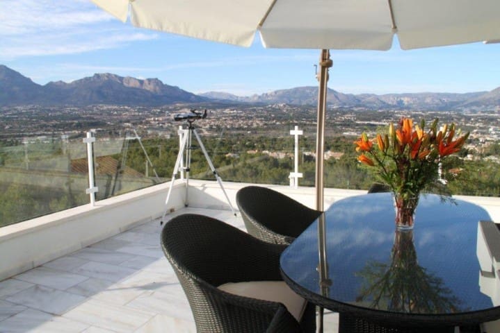 6 quarto Moradia para venda em Albir com piscina - 2 950 000 € (Ref: 1940506)