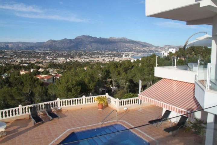 6 quarto Moradia para venda em Albir com piscina - 2 950 000 € (Ref: 1940506)