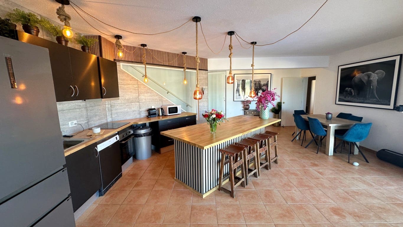 6 bedroom Villa for sale in Albir with pool - € 2,950,000 (Ref: 1940506)