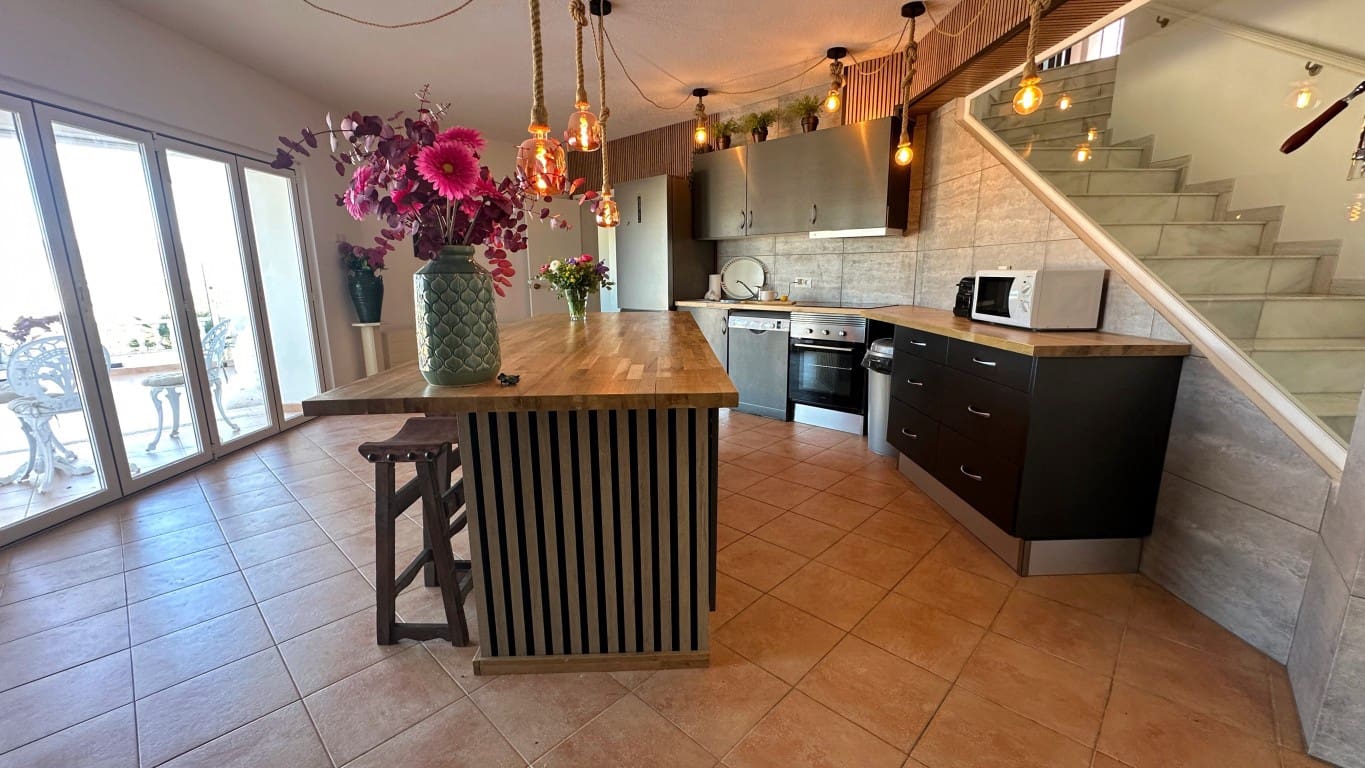 6 bedroom Villa for sale in Albir with pool - € 2,950,000 (Ref: 1940506)