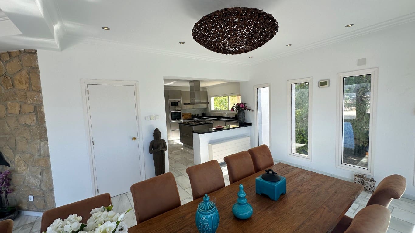 6 bedroom Villa for sale in Albir with pool - € 2,950,000 (Ref: 1940506)