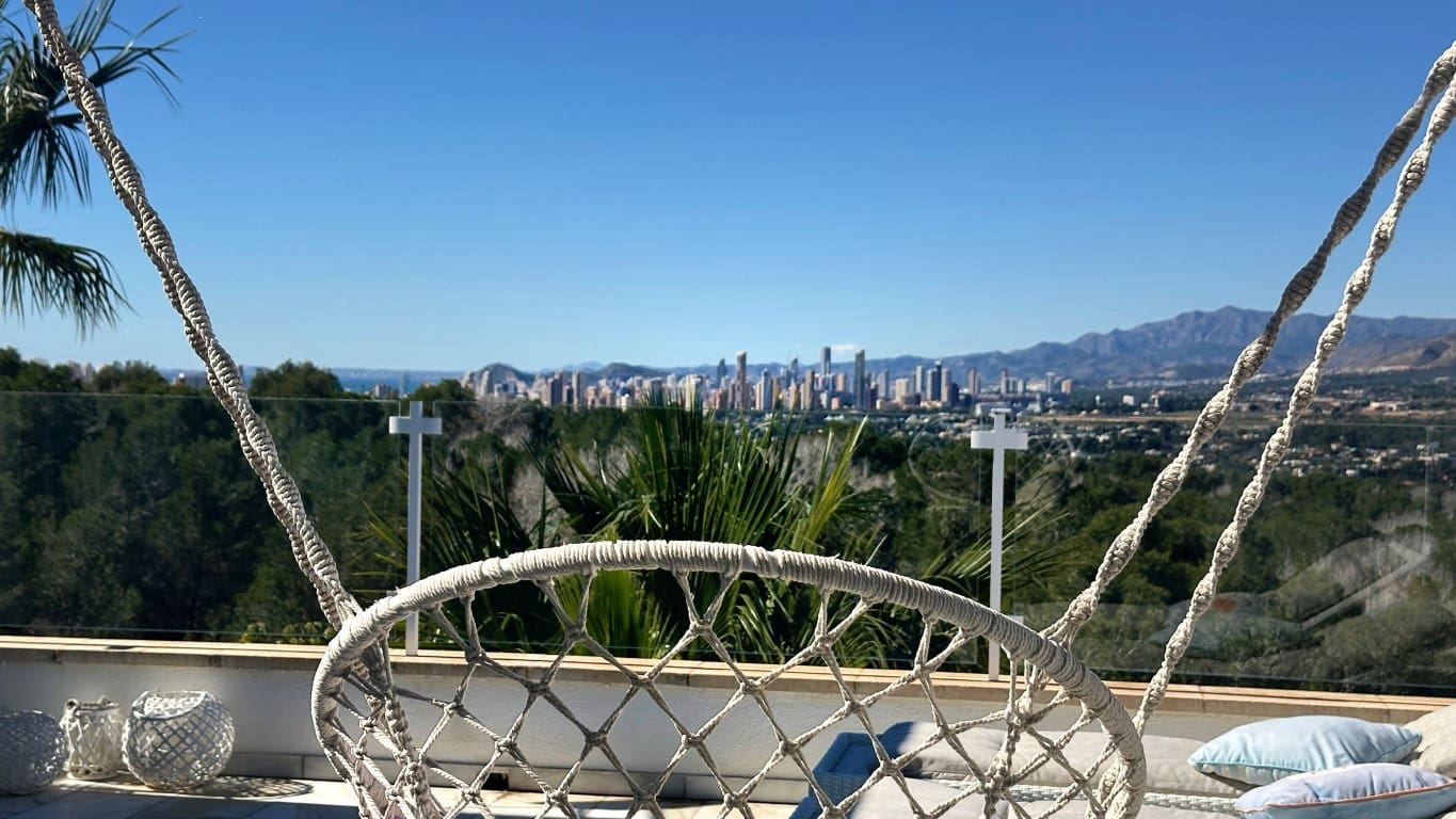 6 bedroom Villa for sale in Albir with pool - € 2,950,000 (Ref: 1940506)