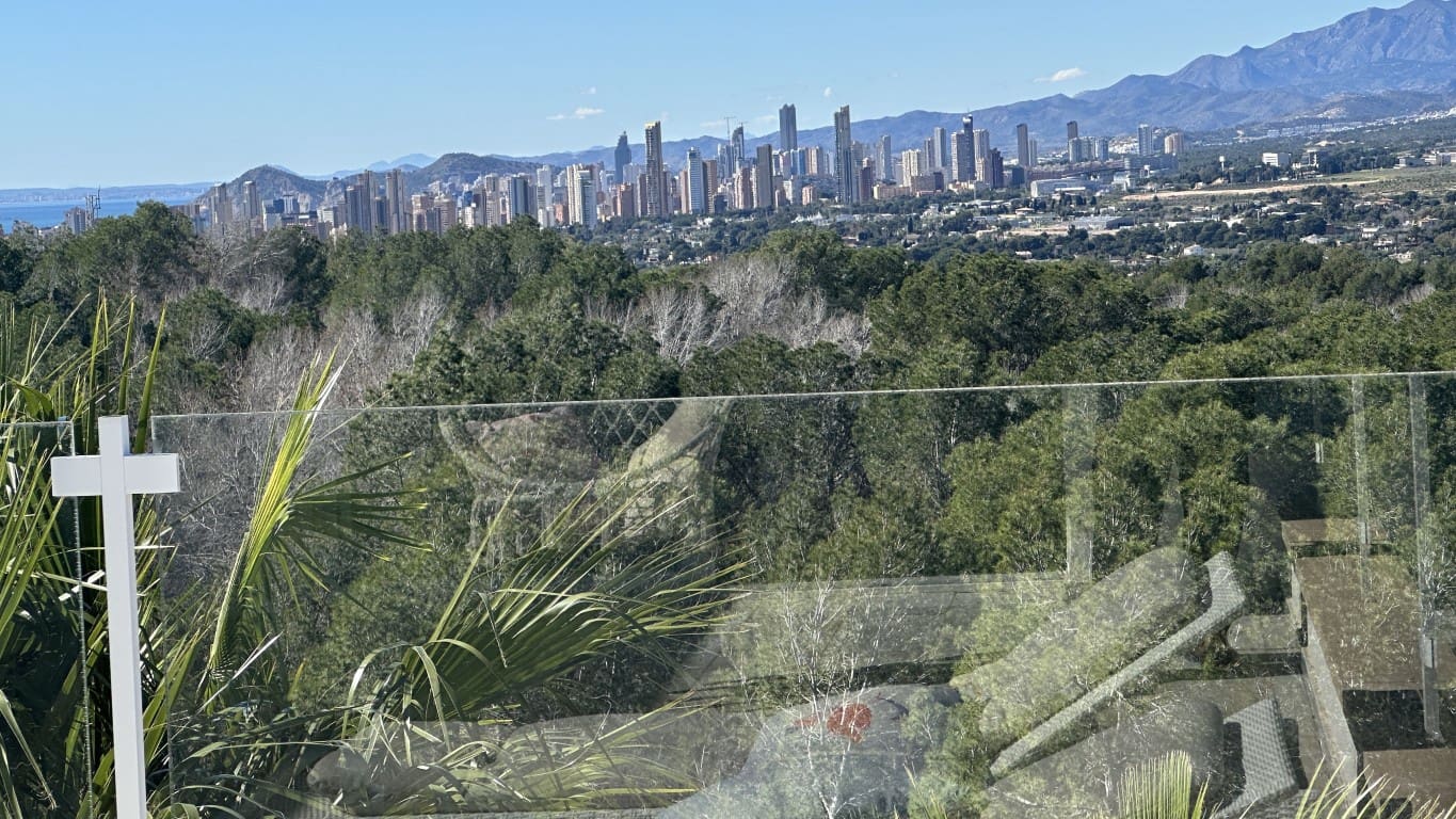 6 bedroom Villa for sale in Albir with pool - € 2,950,000 (Ref: 1940506)