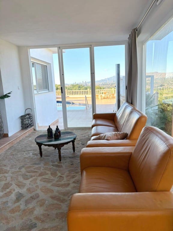 6 bedroom Villa for sale in Albir with pool - € 2,950,000 (Ref: 1940506)