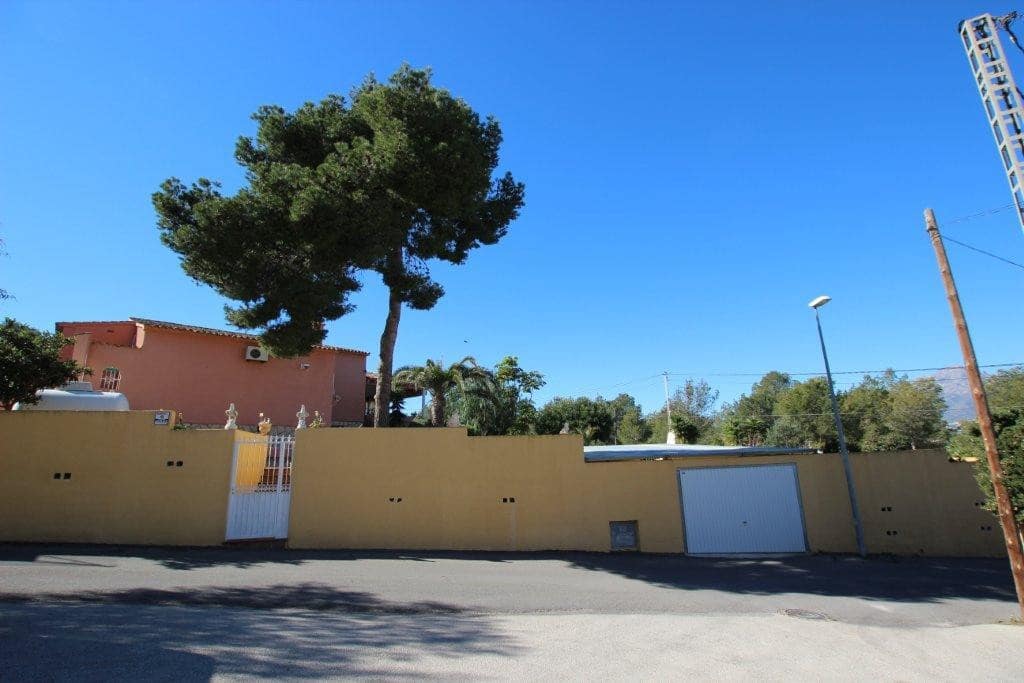 4 bedroom Villa for sale in Albir with pool - € 649,000 (Ref: 3144731)