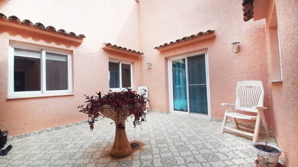 4 bedroom Villa for sale in Albir with pool - € 649,000 (Ref: 3144731)