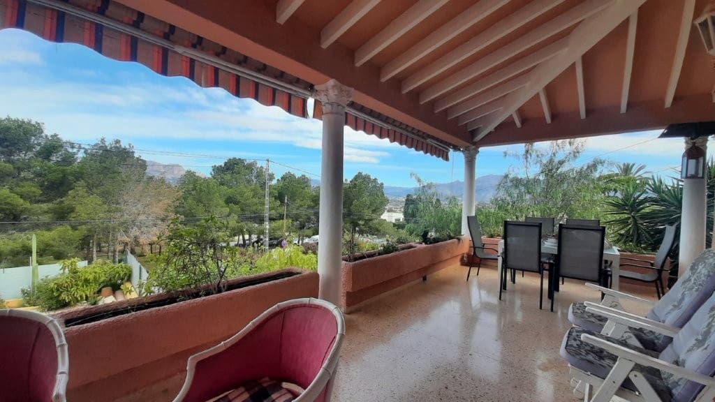 4 bedroom Villa for sale in Albir with pool - € 649,000 (Ref: 3144731)