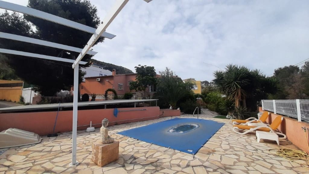 4 bedroom Villa for sale in Albir with pool - € 649,000 (Ref: 3144731)